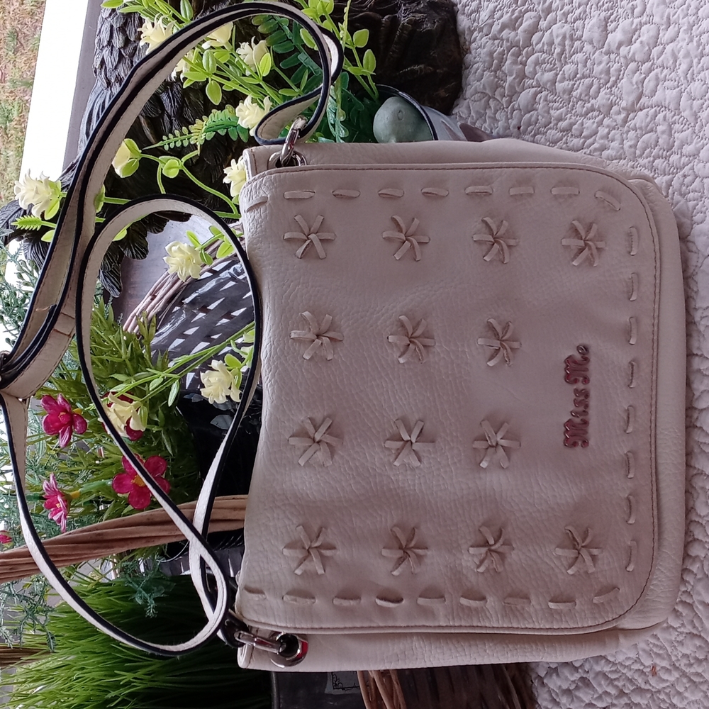 MISS ME PEBBLED LEATHER PURSE/CROSSBIDY